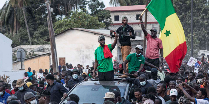 Le Sénégal sous hautes tensions